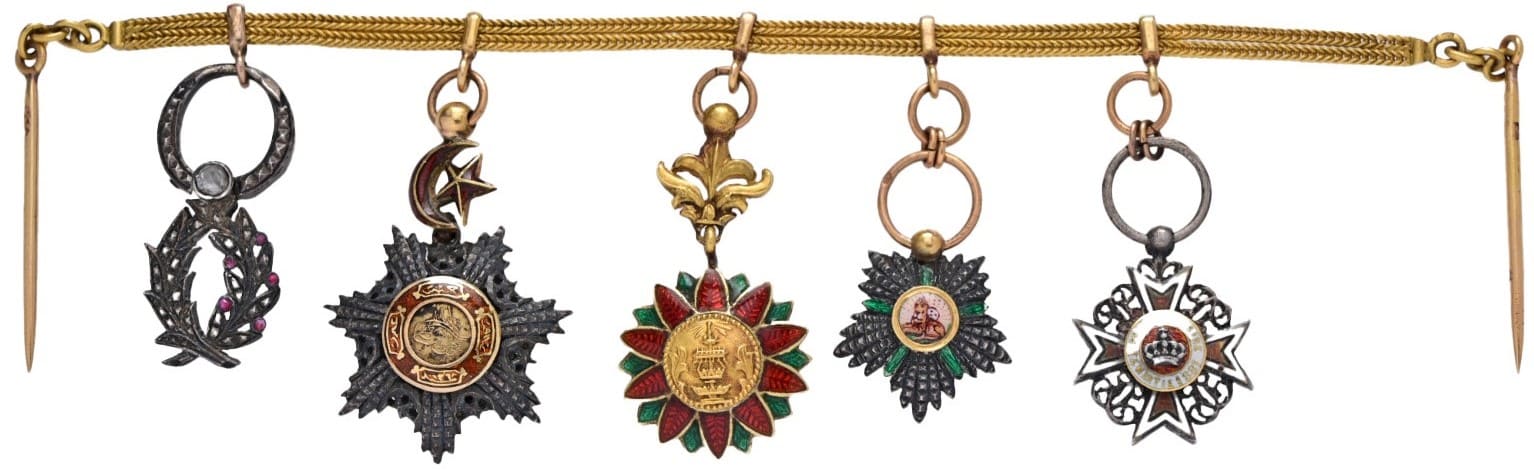 French-made chain of five miniatures.jpg