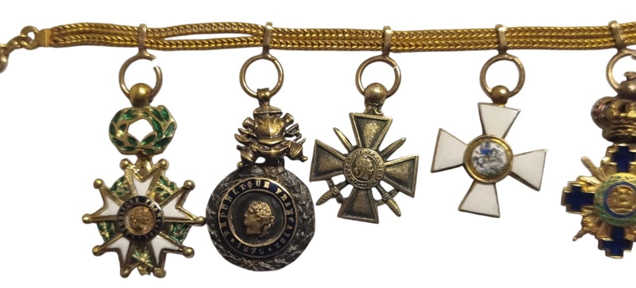 French-made chain with miniatures with Saint George order.jpg