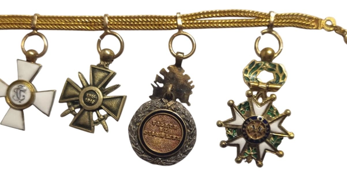 French-made chain with  miniatures with Saint George order.jpg