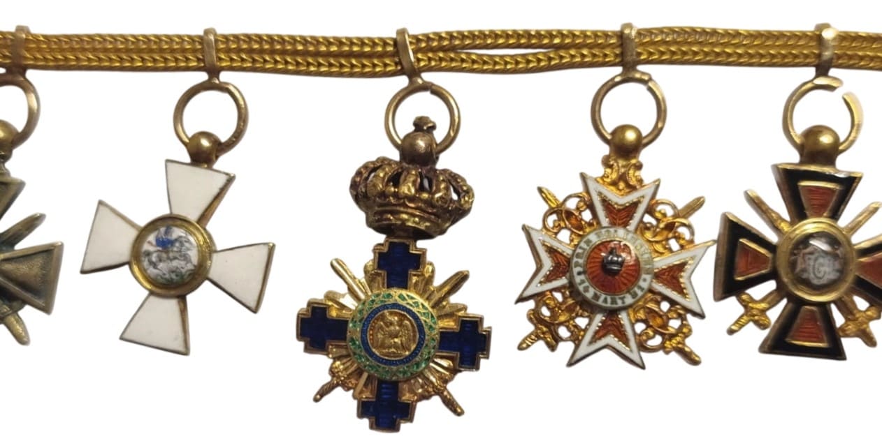 French-made  chain with miniatures with Saint George order.jpg