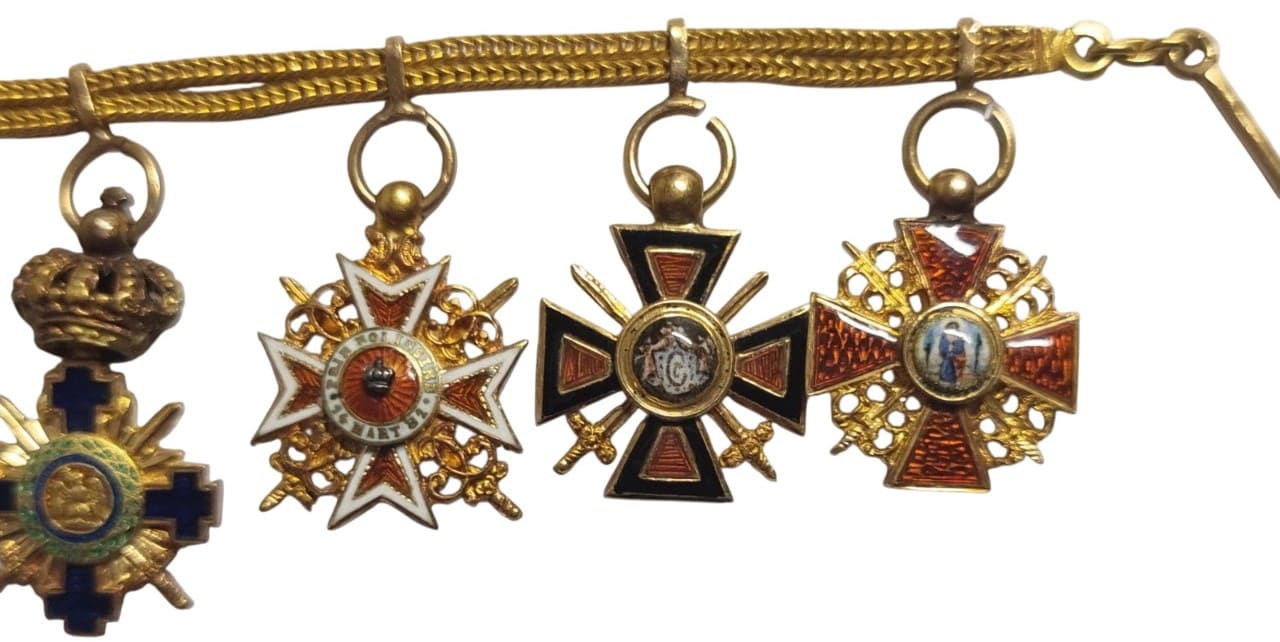 French-made chain with miniatures with  Saint George order.jpg