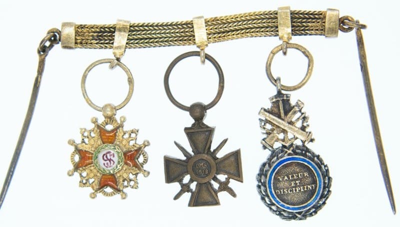 French-made miniature chain with Saint Stanislaus order.jpg