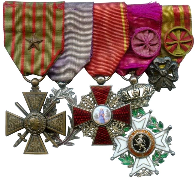 French medal bar with 3rd class Saint Anna order.jpg