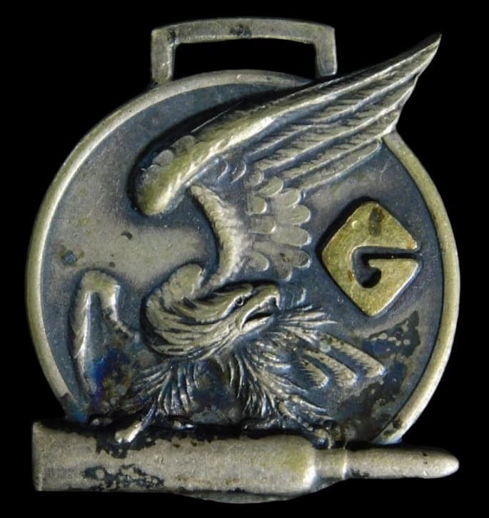 Gakushuin Shooting Club  Watch Fob  学習院射撃部章.jpg