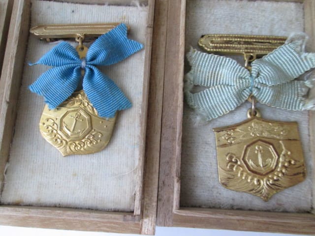 Geometry of the badge of 1st2nd variations  vs. 3rd variation.jpg