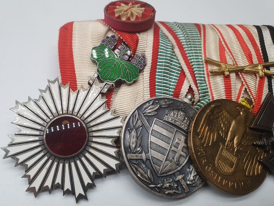 German  medal bar with 4th class Rising Sun.jpg