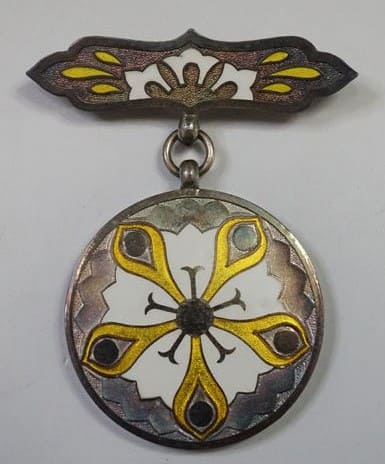 Gold Leaf Special Membership Badge of Saiseikai.jpg