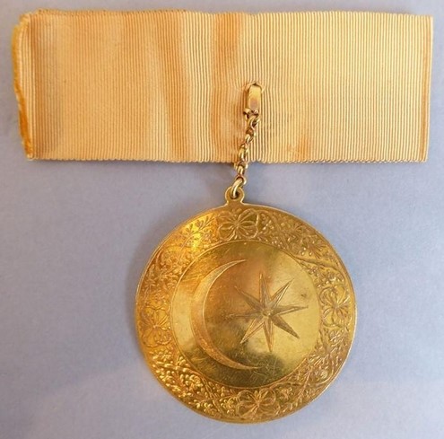Gold medal awarded to Captain Philip Beaver R.N..jpg