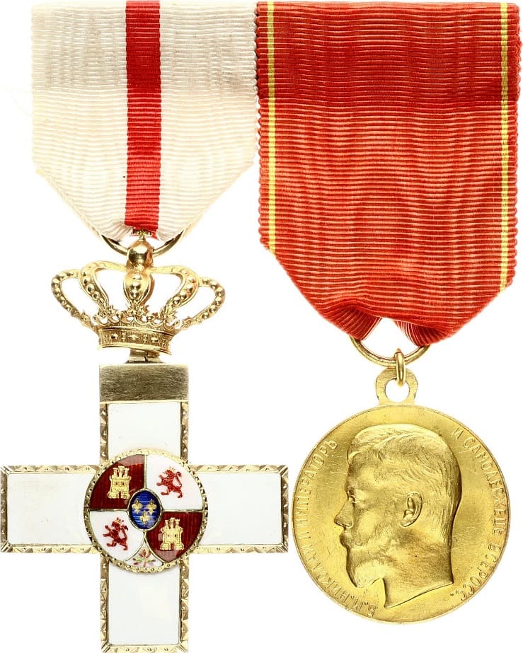Gold Medal For Zeal of Nicholas II Reign Inside in a Spanish Medal Bar.jpg