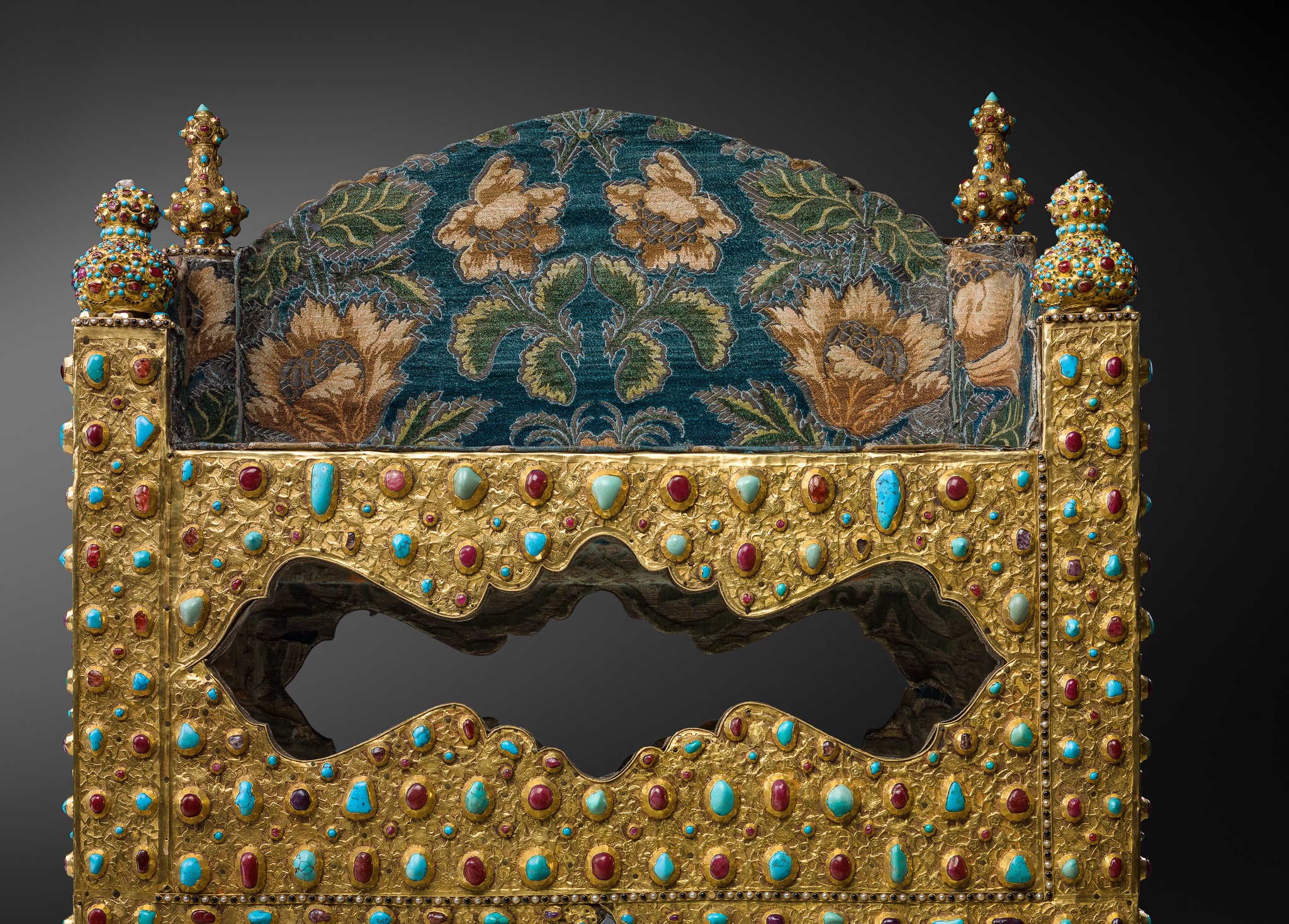 Golden throne of Russian Tsar ..jpg