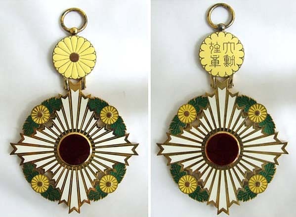 Grand Cordon of the Order of the Chrysanthemum.jpg