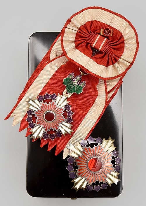 Grand Cordon of the Order of the  Paulownia Flowers.jpg