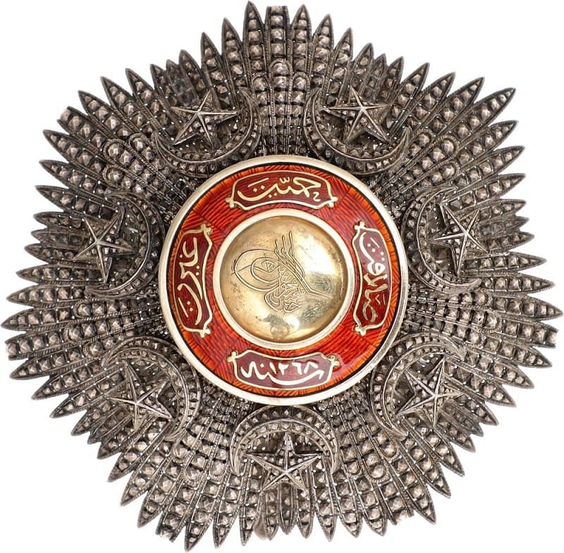 Grand cross breast star from 1855-1867 time period.jpg