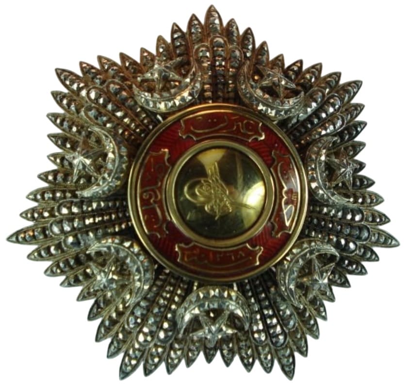 Grand cross breast star from 1867-1871 time period.jpg