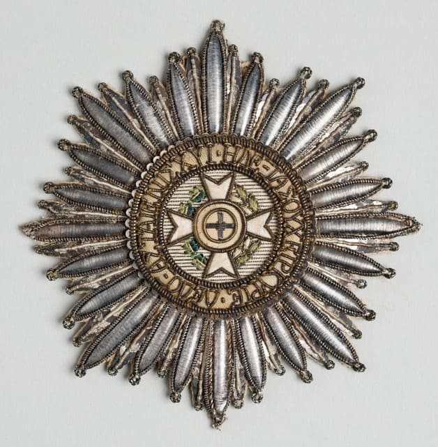 Grand Cross of the Order of the Redeemer breast star.jpg