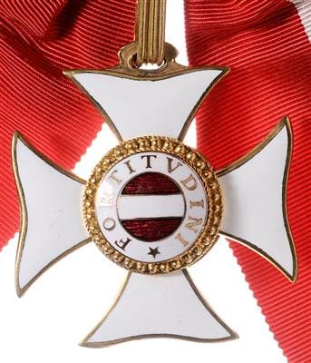 Grand cross set  made by Rothe.jpg