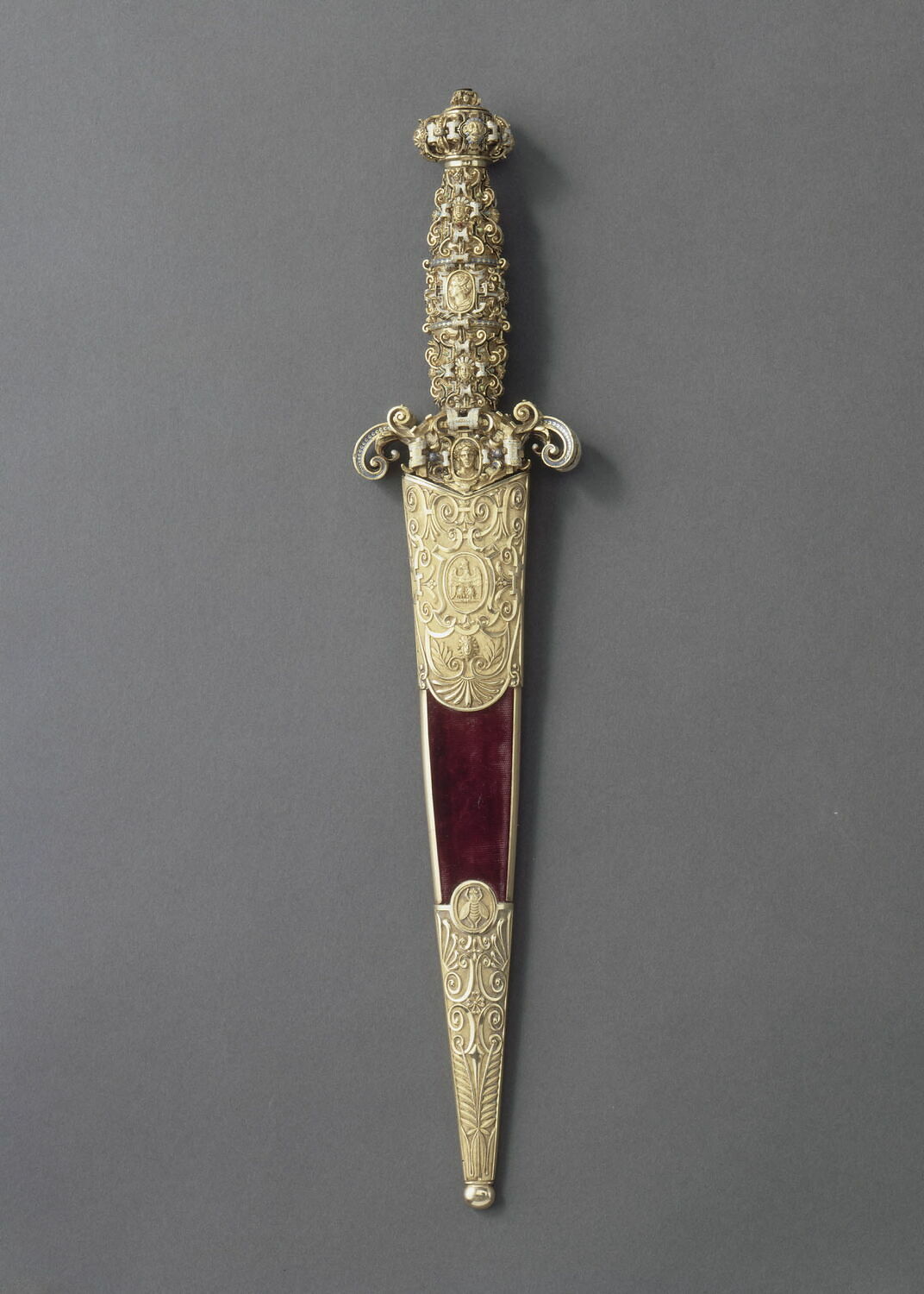 Grand__Master_of_Malta's_dagger_ (Louvre).JPG