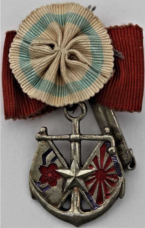 Greater Japan Officer's Wife Association Regular Member's Badge.jpg Greater Japan Officer's Wife Association Regular Member's Badge.jpg