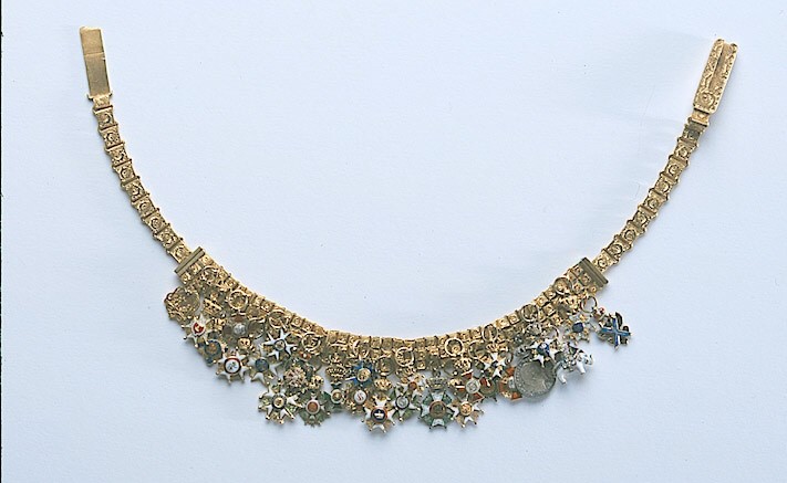 Gustaf V's Chain of Miniatures with Order of the  Elephant.jpeg