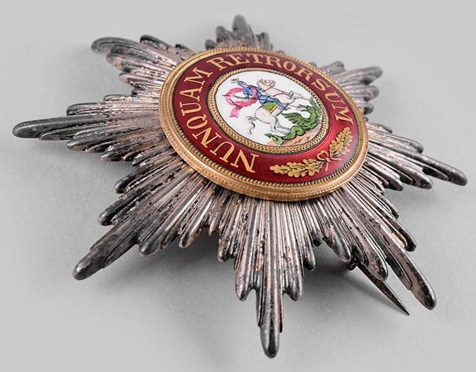 Hannover Order of Saint George  Breast Star made by Paul Meybauer, Berlin.jpg