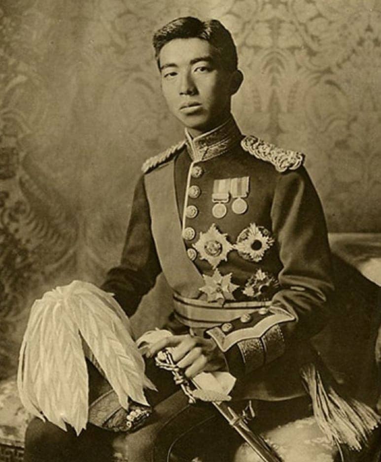 Hirohito in London, 1921.jpg