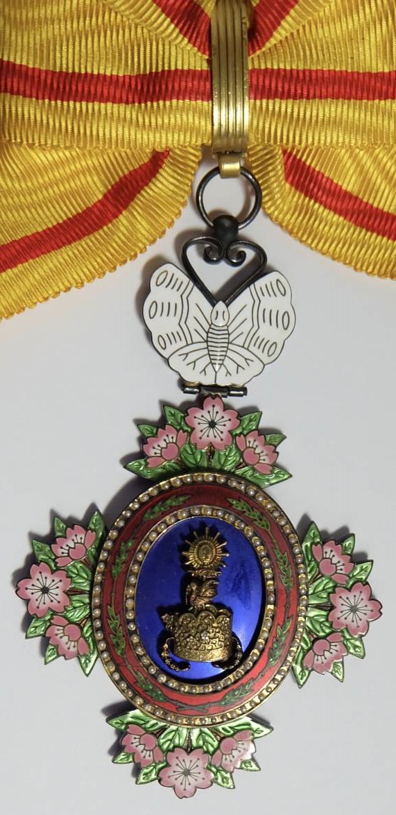 3rd Class Orders of Precious Crown/勲三等宝冠章 | Medals of Asia