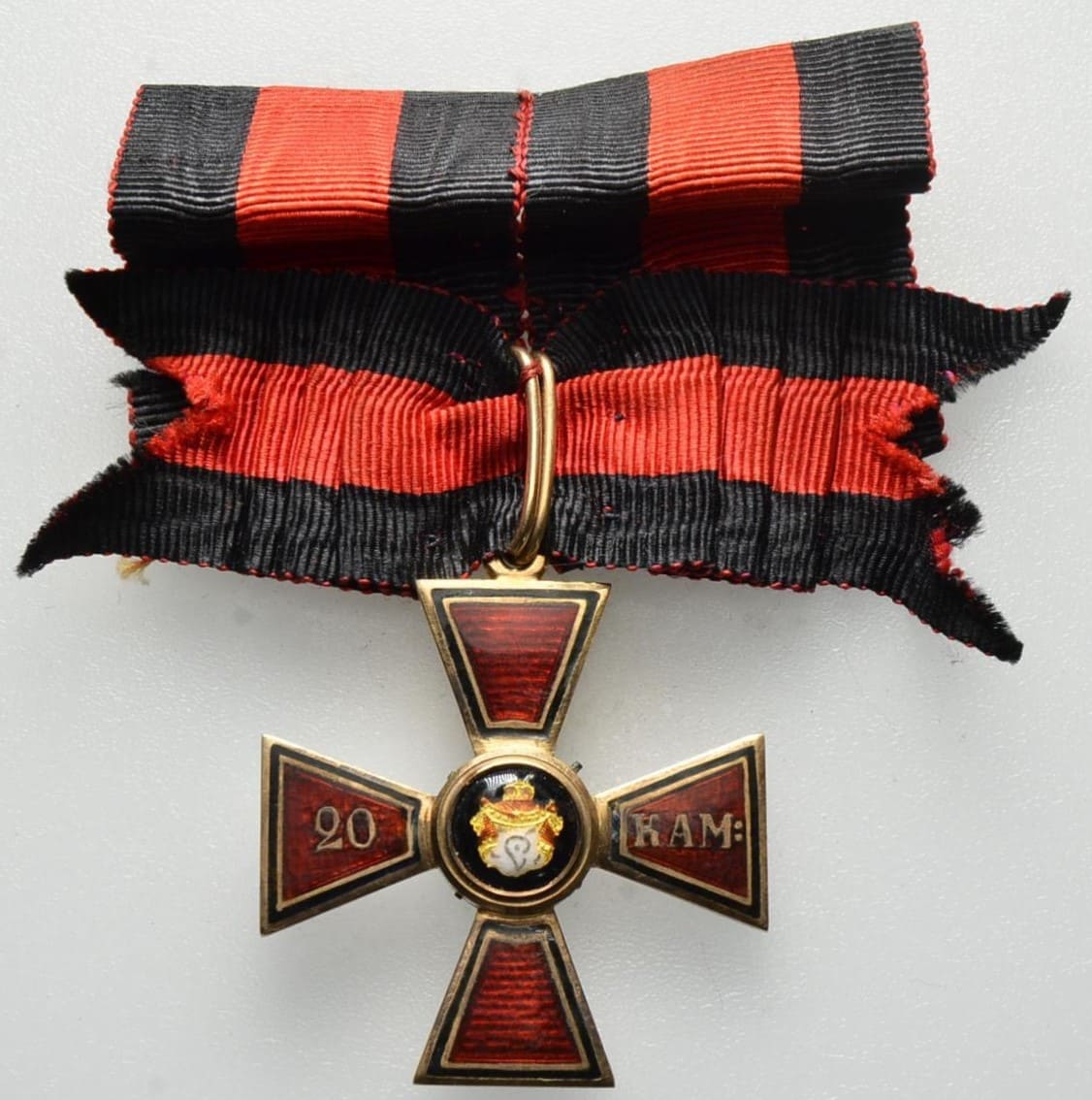 Имперaторский орден Святого Равноапостольного Князя Владимира 4 степени за 20 кампаний (походов) на флоте.jpg Имперaторский орден Святого Равноапостольного Князя Владимира 4 степени за 20 кампаний (походов) на флоте.jpg