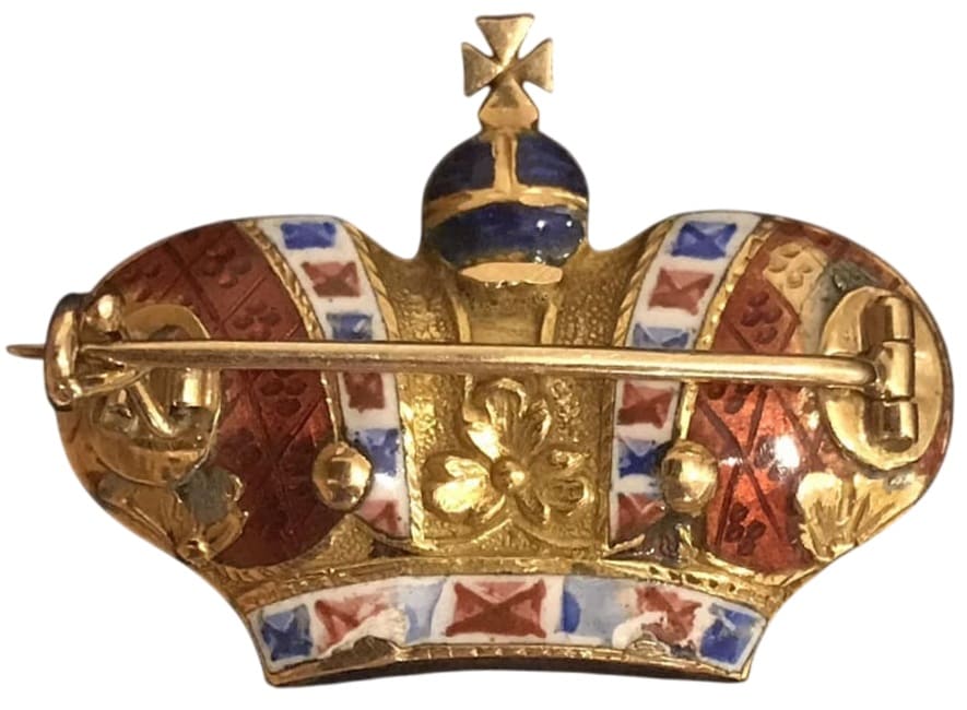 Imperial  Crown converted into a brooch.jpg