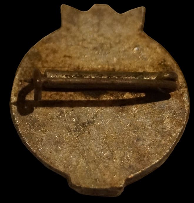 Industrial  Patriotic Service Association Badge 産業報國會章.jpg