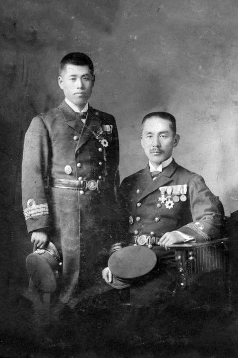 Isoroku_Yamamoto_and_Teikichi_Hori.jpg