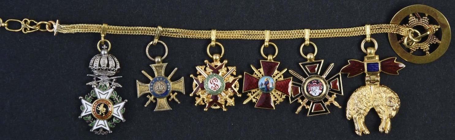 Jaime de Borbón y de Borbón-Parma Group of  Miniatures Awards.jpg Jaime de Borbón y de Borbón-Parma Group of  Miniatures Awards.jpg