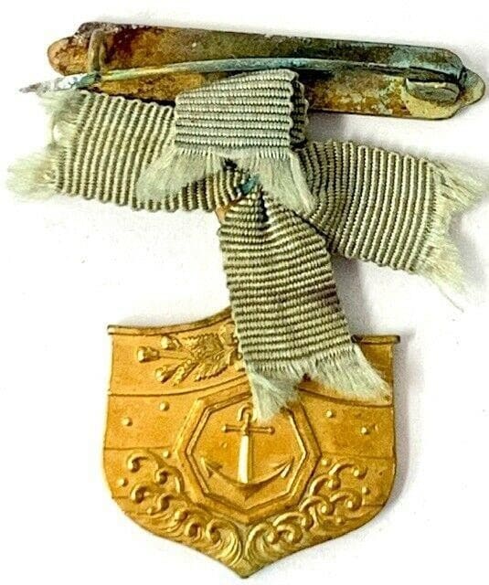 Japan  Seafarers Relief Association Male Version of Regular  Member Badge.jpg