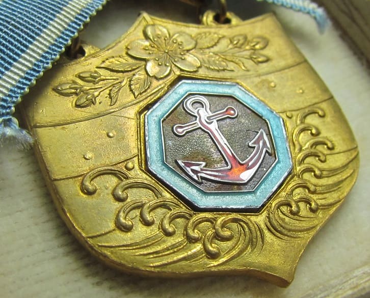 Japan Seafarers Relief Association Male Version of Special Lifetime Member  Badge.jpg