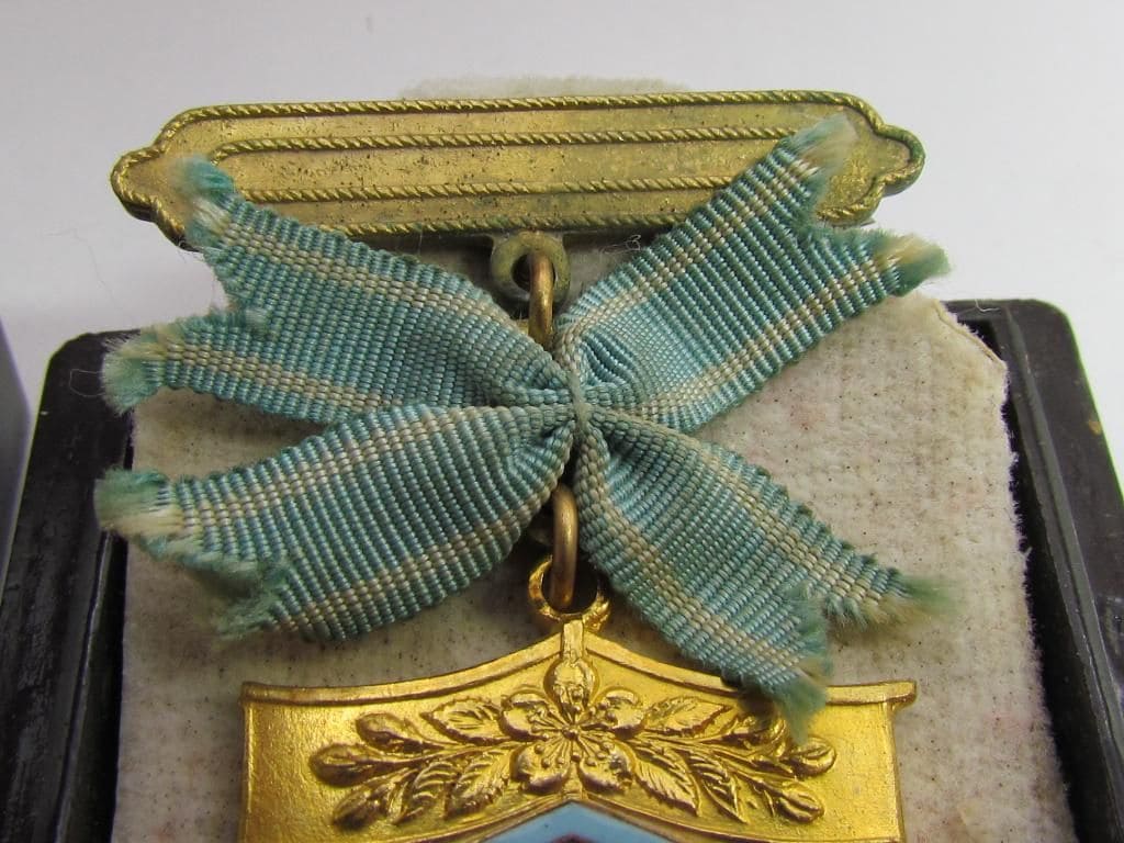 Japan Seafarers Relief Association Male Version  of Special Membership Badge.jpg Japan Seafarers Relief Association Male Version  of Special Membership Badge.jpg