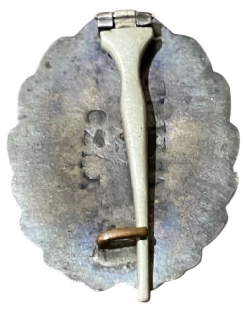 Japanese Army Pilot  Badge.jpg