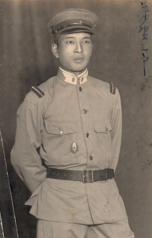 Japanese Army Pilot Badge  Photo.jpg