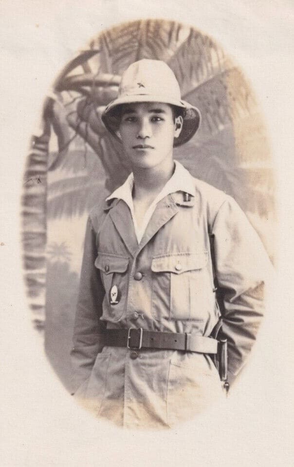 Japanese Army Pilot Photo NCO Taiwan Garrison Tropical Uniform Badge 1930's.jpeg