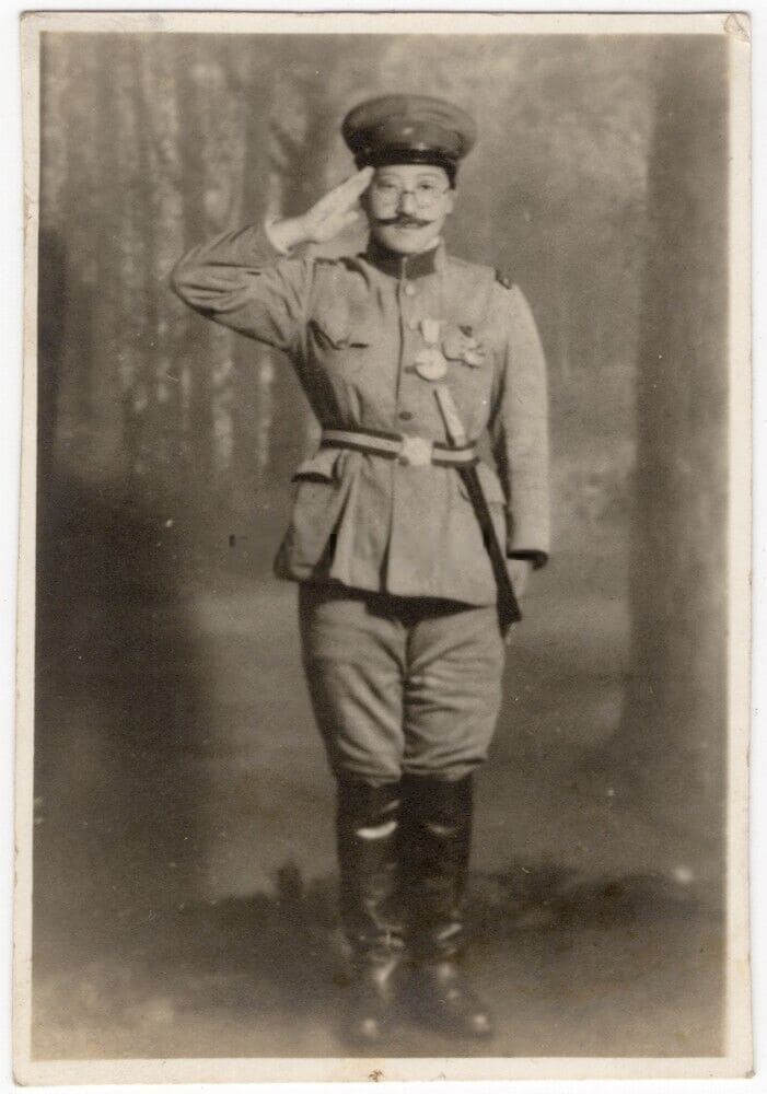 Japanese Children orders in photo.jpeg