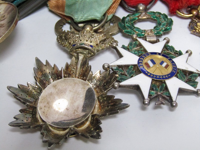 Japanese Medal Bar  with Four Foreign  Orders.jpg