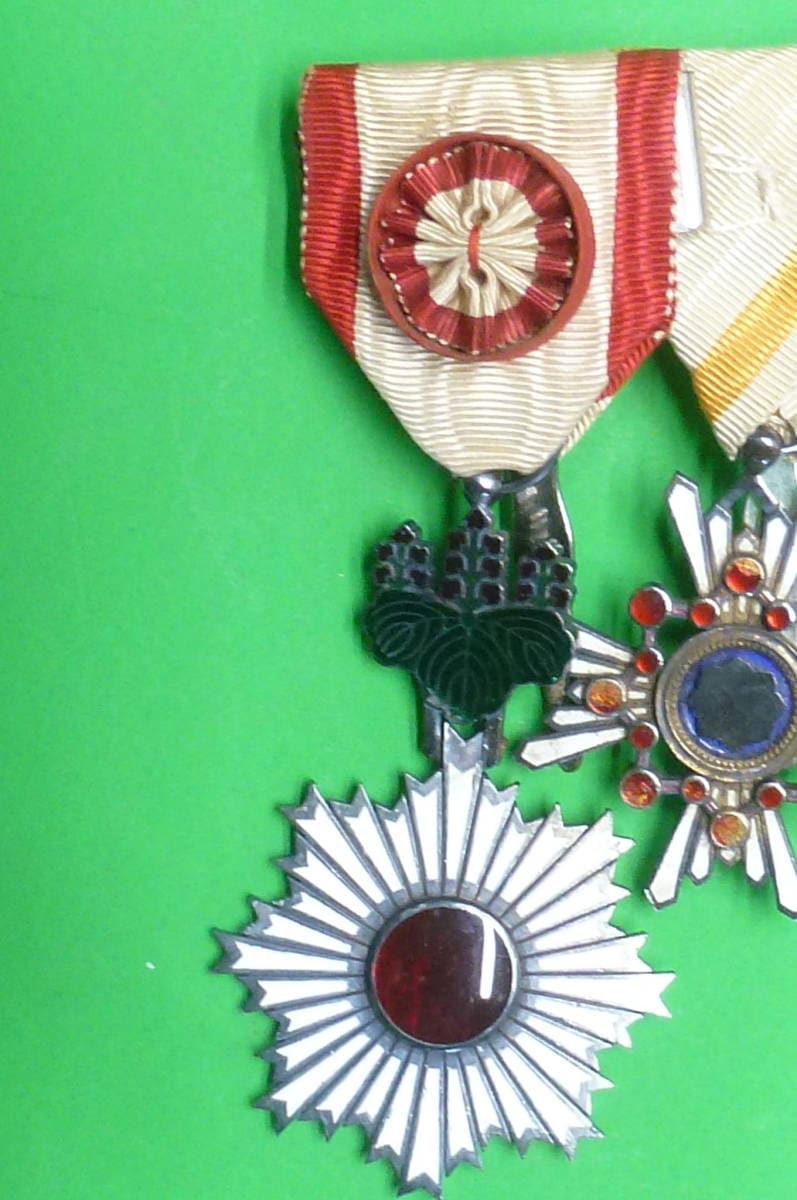 Japanese medal  bar with golden Kite order.jpg