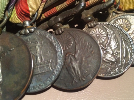 Japanese medal bar with Orden del Mérito Militar--.jpg