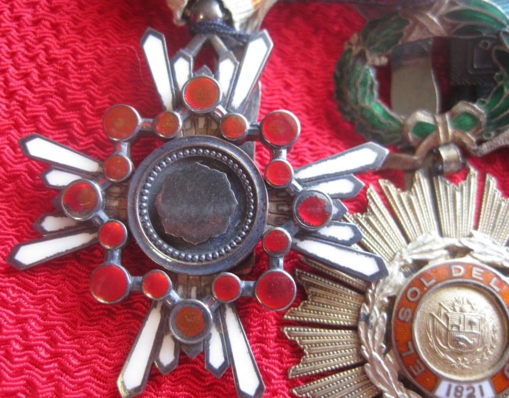 Japanese Medal  Bar with Peruvian  Order and Medal.jpg