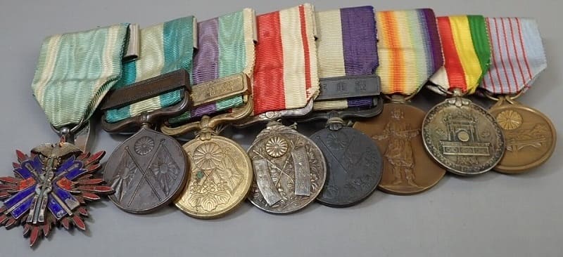 Japanese Medal Bar with the Golden Kite  order.jpg