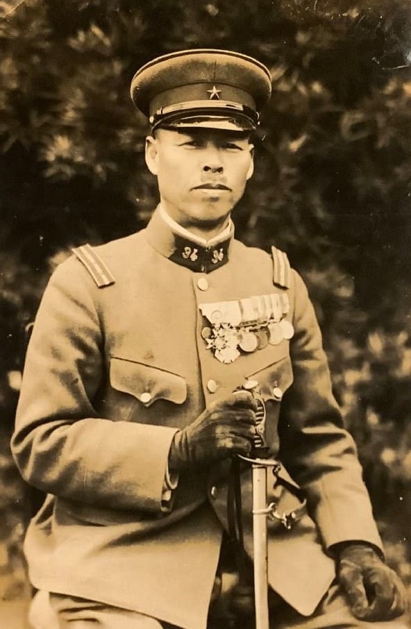 Japanese Medal Bars with Unusual Combination of Order Classes.jpg