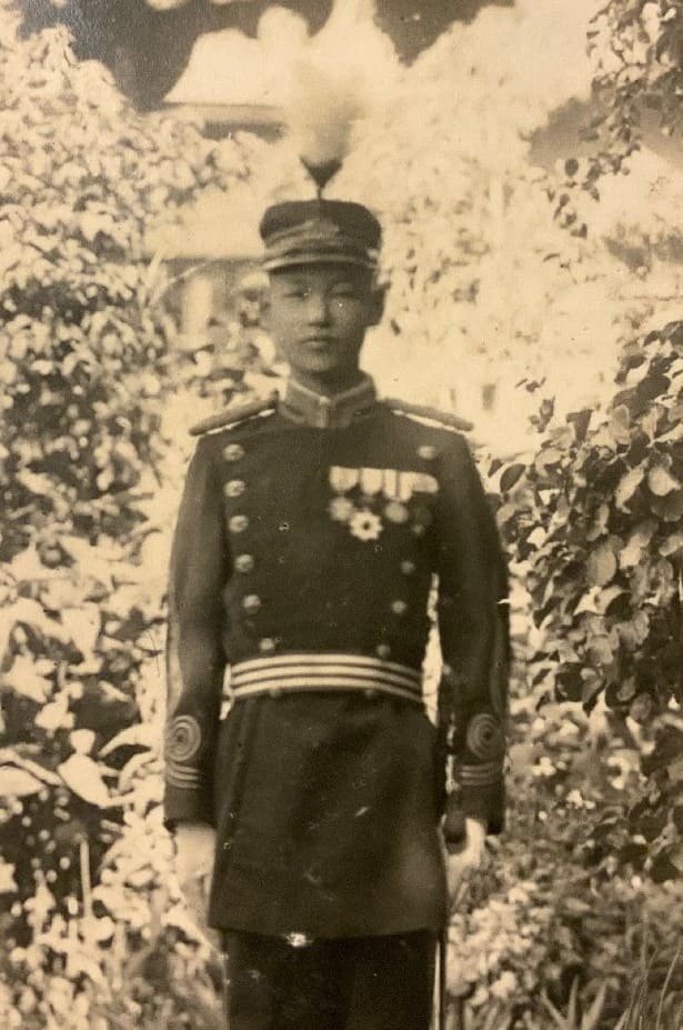 Japanese Medals and Orders Worn  by the Next of Kin.jpg