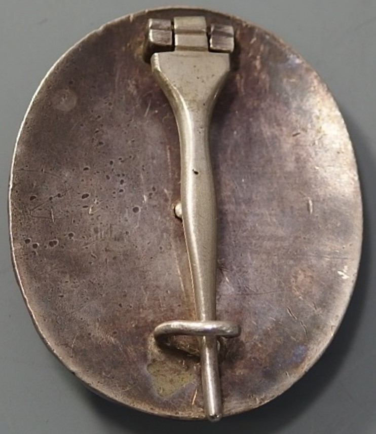 Japanese  Naval Academy Graduation Badge.JPG