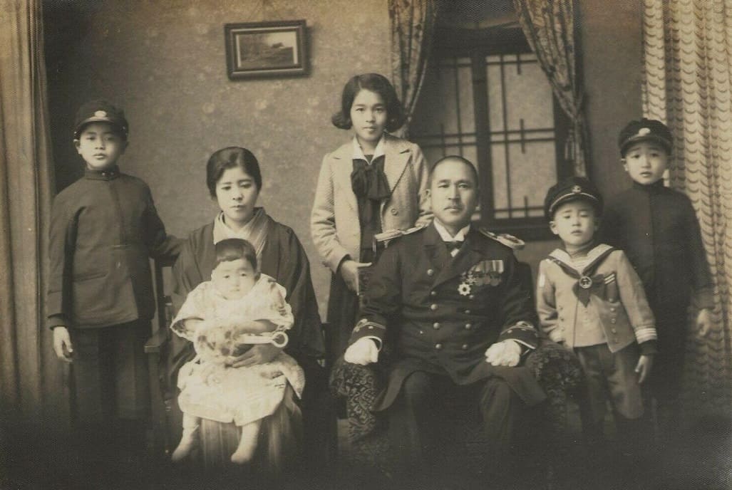 Japanese Navy Officer Family Photo.jpg