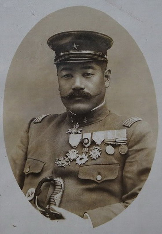 Japanese officer with Bavarian Military Merit Order.jpg