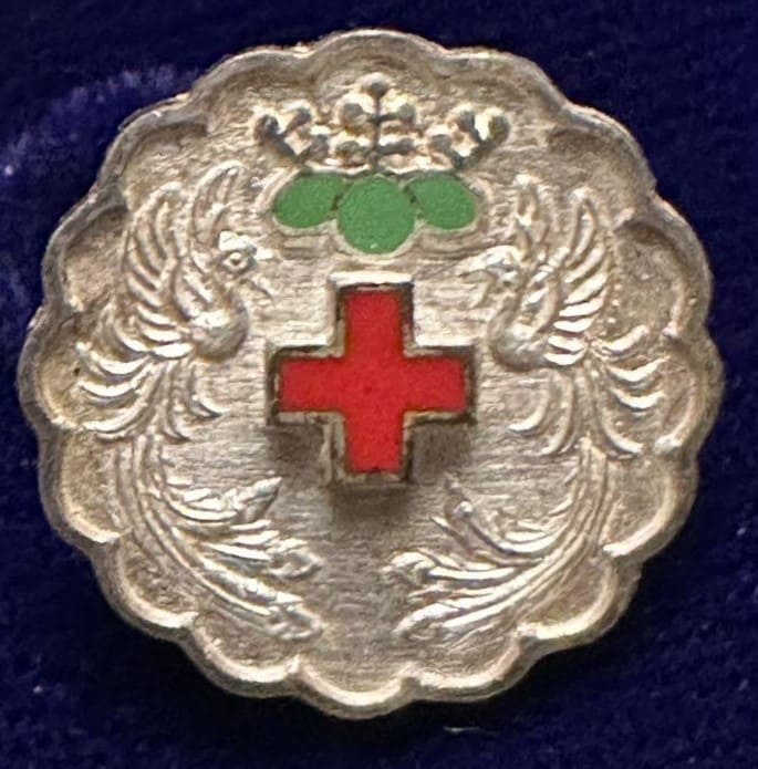 Japanese Red Cross Volunteer Member's Badge.jpg
