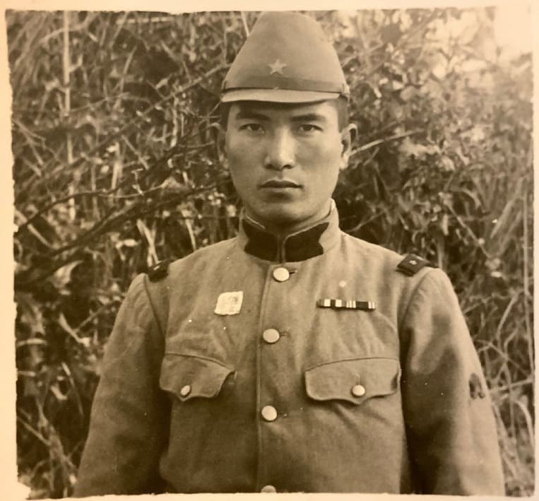 Japanese soldier with  ribbon bar.jpg